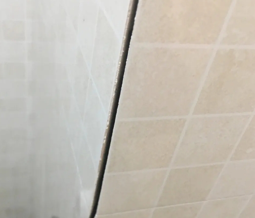 梁溪瓷砖空鼓维修公司分享阳台瓷砖脱落的修复过程可以分为以下几个步骤